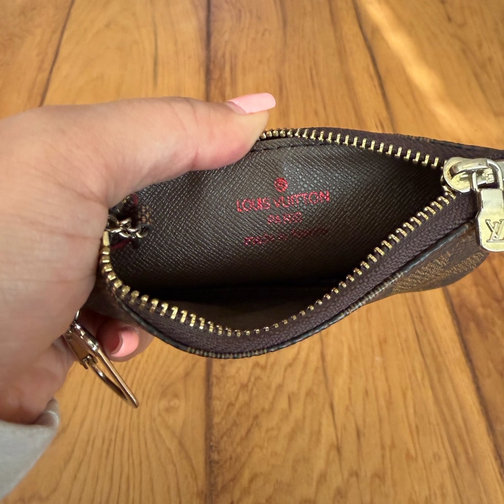 LV Key Pouch - Picture 4 of 4
